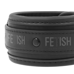 FETISH SUBMISSIVE - KRAGEN UND HANDGELENKBNDCHEN VEGANES LEDER MIT NEOPRENFUTTER – Produktansicht 4