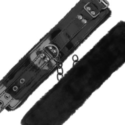 DARKNESS - SCHWARZE, VERSTELLBARE LEDERHANDSCHELLEN MIT VORHNGESCHLOSS – Produktansicht 5