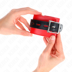KINK - HANDGELENKFESSELN ROT MIT SCHWARZEM GÜRTEL VERSTELLBAR 17-28 CM X 6 CM – Produktansicht 4
