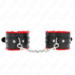KINK - PREMIUM PELZGEFÜTTERTE HANDGELENKFESSELN ROT MIT SCHWARZEM GÜRTEL VERSTELLBAR 17-29 CM X 6 CM – Produktansicht 2