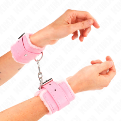 KINK - PELZGEFÜTTERTE HANDGELENKFESSELN ROSA MIT ROSA GÜRTEL VERSTELLBAR 17-29 CM X 6 CM – Produktansicht 3