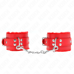 KINK - PELZGEFÜTTERTE HANDGELENKFESSELN ROT MIT ROTEM GÜRTEL VERSTELLBAR 17-29 CM X 6 CM – Produktansicht 2