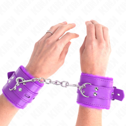 KINK - PELZGEFÜTTERTE HANDGELENKFESSELN MIT QUADRATISCHEN LÖCHERN, LILA UND LILA GÜRTEL, VERSTELLBAR 17-29 CM…