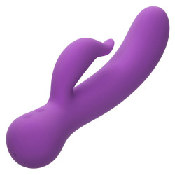 CALEXOTICS - FIRST TIME VIBRATOR PLEASER WIEDERAUFLADBAR LILA – Produktansicht 3