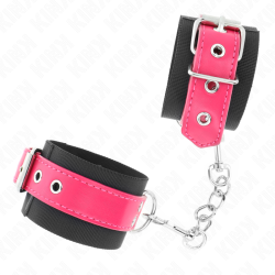 KINK - NYLON HANDGELENKFESSELN SCHWARZ MIT KUNSTLEDERGÜRTEL HIMBEERROSA VERSTELLBAR 19-29 CM X 5,1 CM – Produktansicht 3