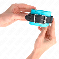 KINK - HAKEN-HANDFESSELN BLAU PELZGEFÜTTERT VERSTELLBAR 20-28 CM X 5,5 CM – Produktansicht 4