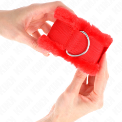 KINK - PELZGEFÜTTERTE HANDGELENKFESSELN ROT VERSTELLBAR 17-31 CM X 7 CM – Produktansicht 4