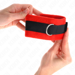 KINK - BEGINNER PELZHANDMANSCHETTEN SCHWARZ-ROT 30 X 7 CM – Produktansicht 4